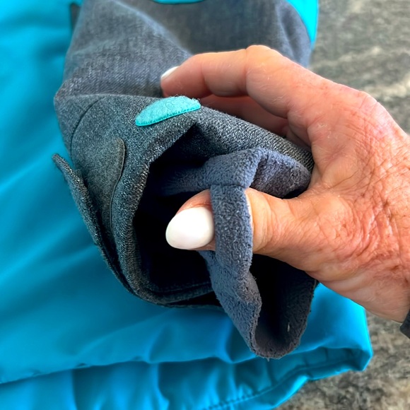 Obermeyer ski jacket - girls size 14/16 - Picture 8 of 10